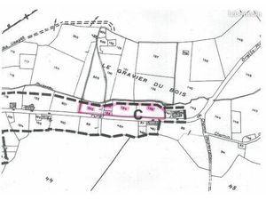 Terrain de 3 hectares traversé par une rivière à louer