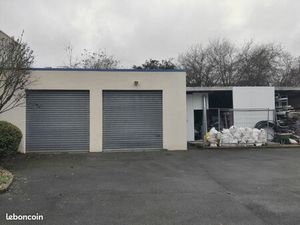 Entrepot 60 m2 + 40 m2