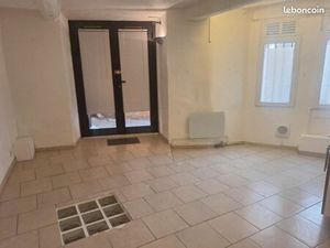 Loue local 42m2 en plein centre historique de Grasse