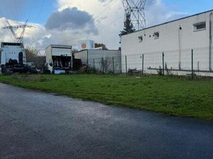 Local 160 m² MARCOUSSIS