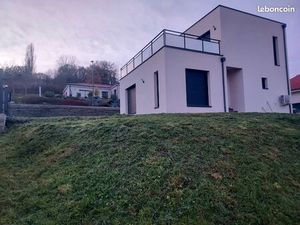 Maison toit terrasse à étage