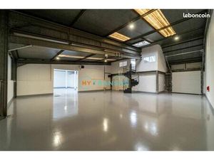 Local d'activité 222 m²