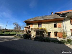 Maison mitoyenne située sur la commune de Montcel