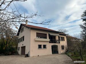 Maison de 133 m2 à Cournon d'Auvergne  4 chambres  parcelle de 1288 m2