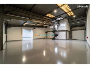 Local d'activité 377 m²