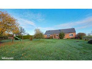Maison individuelle de plain pied située dans un cadre verdoyant à Clairfayts