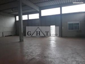 Local industriel 470 m²