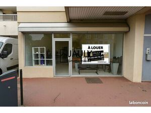 Salon de coiffure 46 m² Meaux