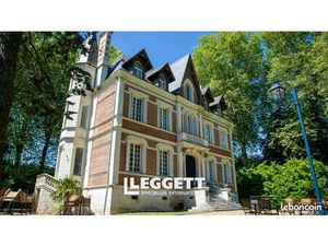 Château 15 pièces 375 m²