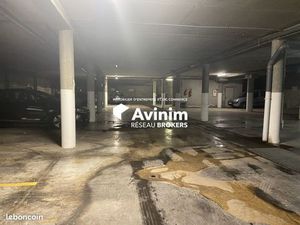 Local 1100 m² Saint-Maur-des-Fossés