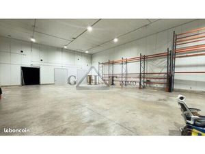 Local industriel 1 965 m²