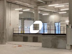Local industriel 1 720 m²