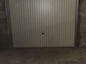 Parking/box fermé - 15m² - Sèvres (92)