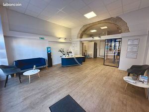 Local commercial 85 m² NIMES