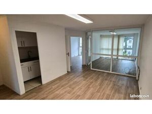 Locaux commerciaux / bureaux à louer / Atelier – 60 m² ou 35 m²