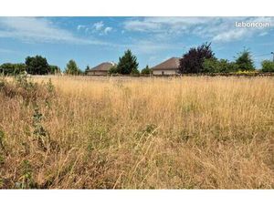 Terrain constructible viabilisé 788m2