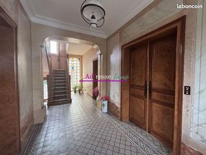 Maison 7 pièces 238 m²