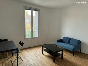 2 pièces meublé refait neuf à 9 min du RER