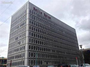 DOMICILIATION + + + et possibilités de bureau privatf partagé