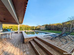 Maison contemporaine meublée avec piscine - Lac du Salagou