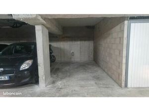 Location parking sécurisé couvert metro Barbara ligne 4