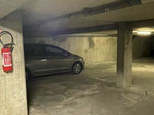 Place de parking MOTO / SCOOTER