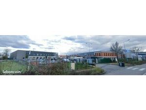 Local industriel 174 m²