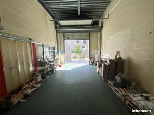 Local d'activité 334 m²