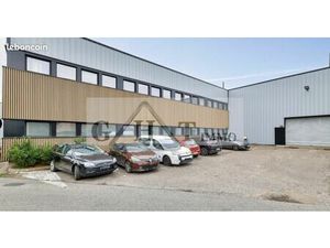 Local bureaux 1 834 m²