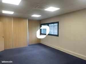 Bureau 247 m²