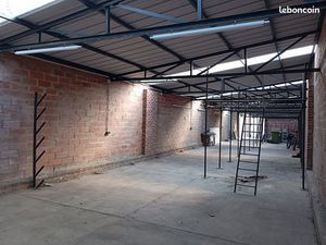 Local 165 m² BETHUNE