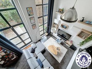 On voyage autour du monde à la recherche de quelque chose et on rentre chez soi pour le tr