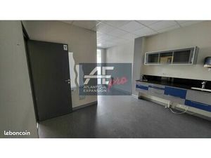 Bureaux 82 m²