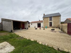 ref 98752 OIRON maison Rénovée type 3 avec jardin et garage