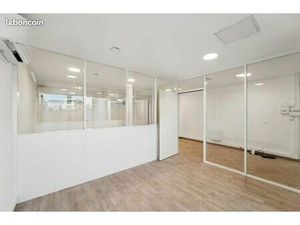 Bureau rénové à louer – 64 m²+ parking