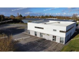 À LOUER - LOCAL D'ACTIVITES - 450 M² - YFFINIAC