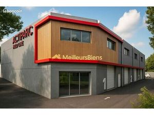 Local d'activité 164 m²