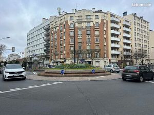 DROIT AU BAIL – Local commercial 35 m² – Très belle visibilité – Rond-Point de Belgique (C