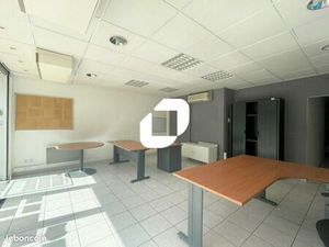 Local commercial 64 m²