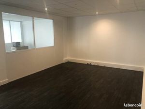 Bureaux 235 m²