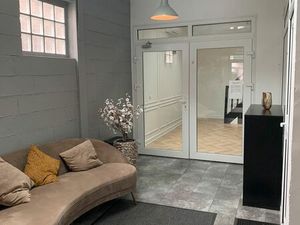 Grand local bureau climatisé avec mezzanine d’environ 53 m2 à Montrouge (92) : prix mensue