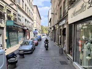 Commerce divers 100 m²