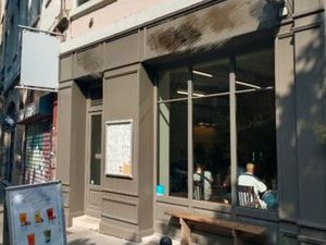 Local 49m2+ cave métro Croix Paquet