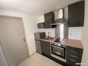 T1 en rez de jardin avec terrasse couverte