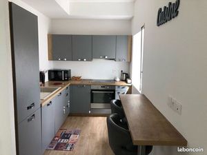 Location F3 avec loggia et parking