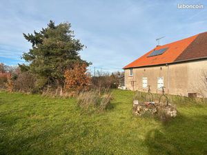 Maison Familiale T5 avec Bureau et Grand Terrain (2000m²) – Durdat-Larequille