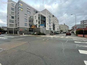 Commerce professions libérales 100 m²