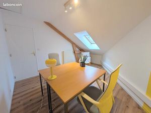 Bureau ou cabinet meublé