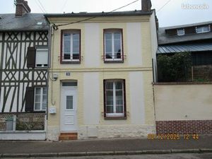 A LOUER à NEUFCHATEL-EN-BRAY MAISON RENOVEE 3 PIECES (59.31M²) SUR 2 ETAGES AVEC COURETTE 