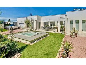 Rare a montrond les bains villa contemporaine récente